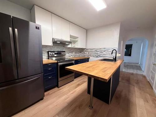 30 Barrington Ave, Winnipeg, MB - Indoor Photo Showing Kitchen