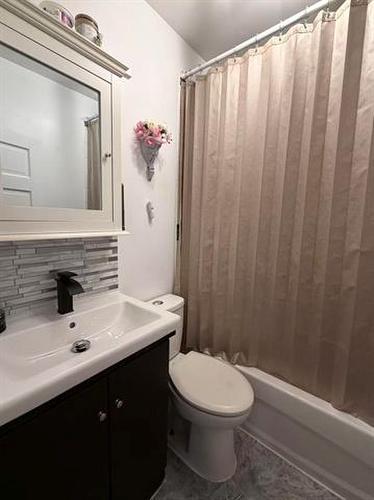 30 Barrington Ave, Winnipeg, MB - Indoor Photo Showing Bathroom