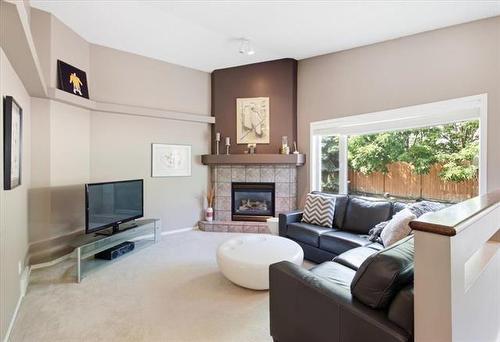 62 Baytree Crt, Winnipeg, MB - Indoor Photo Showing Living Room With Fireplace