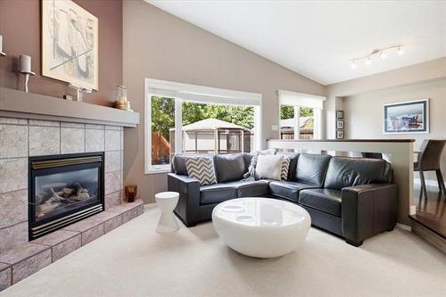 62 Baytree Crt, Winnipeg, MB - Indoor Photo Showing Living Room With Fireplace