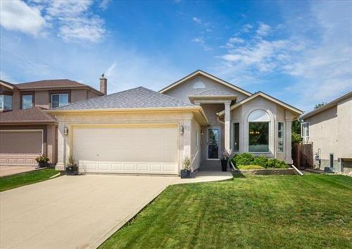62 Baytree Crt, Winnipeg, MB - Outdoor With Facade
