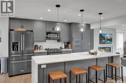 1623 General Crescent, Moose Jaw, SK - Indoor Photo Showing Kitchen With Upgraded Kitchen