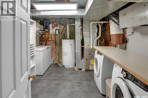 1623 General Crescent, Moose Jaw, SK - Indoor Photo Showing Laundry Room