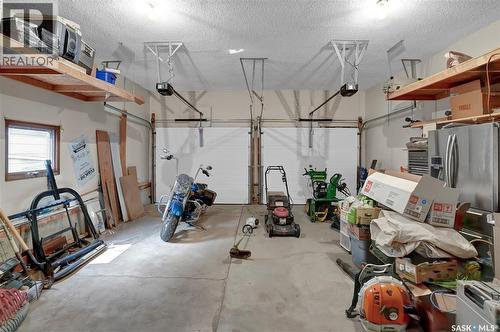 1623 General Crescent, Moose Jaw, SK - Indoor Photo Showing Garage