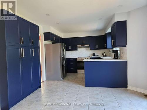 7 Meyer Avenue, Barrie, ON - Indoor Photo Showing Kitchen