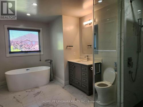 7 Meyer Avenue, Barrie, ON - Indoor Photo Showing Bathroom