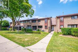 5 - 2605 WOODCHESTER DRIVE Mississauga, ON L5K 2E3
