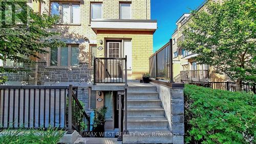 240 - 10 FOUNDRY AVENUE , Toronto, Ontario M6H 0A6 2