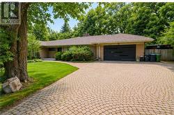 2424 BAYVIEW AVENUE  Toronto, ON M2L 1A3