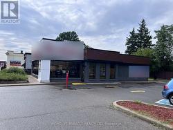 6363 LUNDY'S LANE  Niagara Falls, ON L2G 1T8
