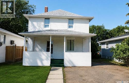 311 7Th Avenue E, Assiniboia, SK - Outdoor With Deck Patio Veranda With Exterior