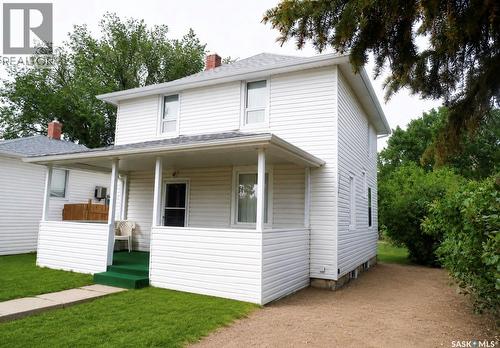 311 7Th Avenue E, Assiniboia, SK - Outdoor With Deck Patio Veranda With Exterior