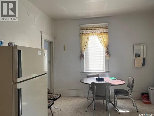 311 7Th Avenue E, Assiniboia, SK - Indoor Photo Showing Dining Room