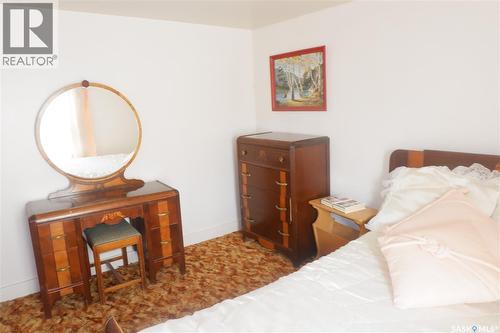 311 7Th Avenue E, Assiniboia, SK - Indoor Photo Showing Bedroom
