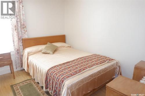 311 7Th Avenue E, Assiniboia, SK - Indoor Photo Showing Bedroom