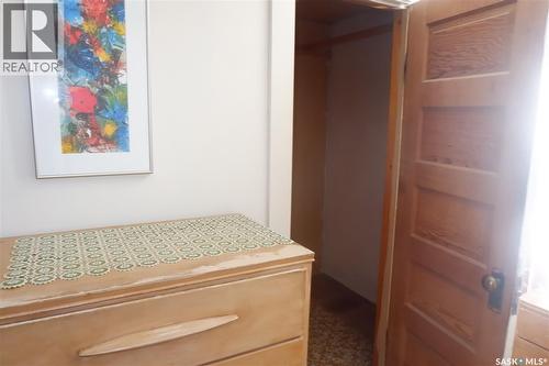 311 7Th Avenue E, Assiniboia, SK - Indoor Photo Showing Other Room