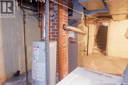 311 7Th Avenue E, Assiniboia, SK - Indoor Photo Showing Basement