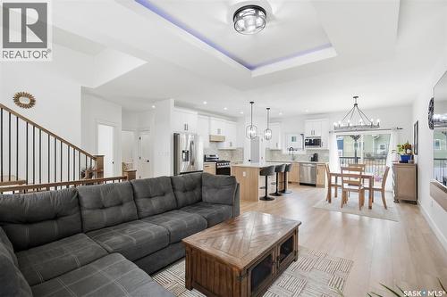 342 Sharma Crescent, Saskatoon, SK - Indoor Photo Showing Living Room