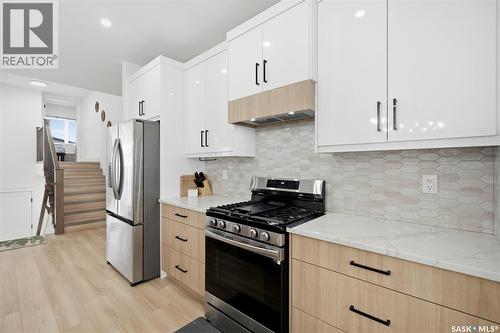 342 Sharma Crescent, Saskatoon, SK - Indoor Photo Showing Kitchen With Stainless Steel Kitchen With Upgraded Kitchen