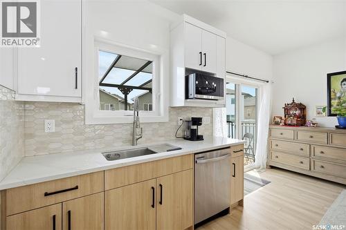342 Sharma Crescent, Saskatoon, SK - Indoor Photo Showing Kitchen
