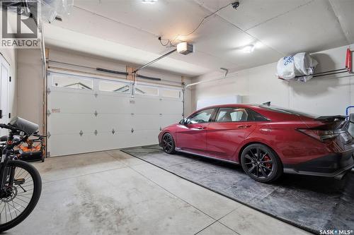 342 Sharma Crescent, Saskatoon, SK - Indoor Photo Showing Garage