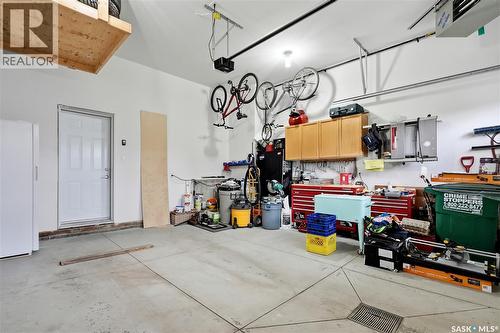 147 3220 11Th Street, Saskatoon, SK - Indoor Photo Showing Garage