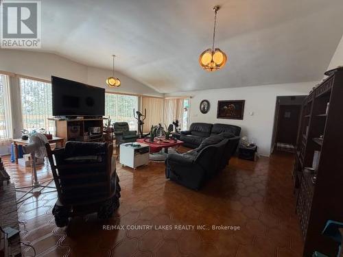 Living Area - 4 Macpherson Crescent, Kawartha Lakes, ON - Indoor Photo Showing Living Room