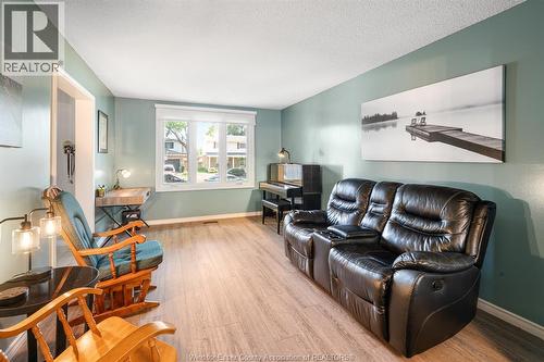 538 Michael Crescent, Lasalle, ON - Indoor Photo Showing Living Room