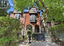 492 EUCLID AVENUE  Toronto, ON M6G 2S9