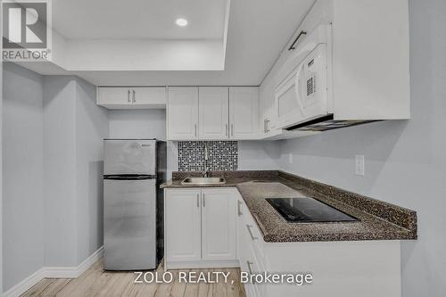 37 Prospect Way, Whitby, ON - Indoor Photo Showing Kitchen