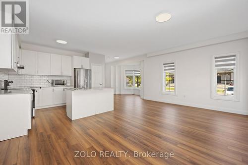 37 Prospect Way, Whitby, ON - Indoor Photo Showing Kitchen With Upgraded Kitchen