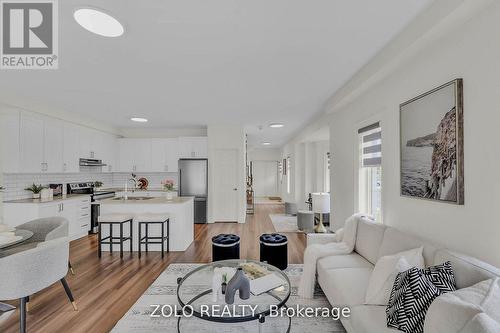 37 Prospect Way, Whitby, ON - Indoor Photo Showing Living Room