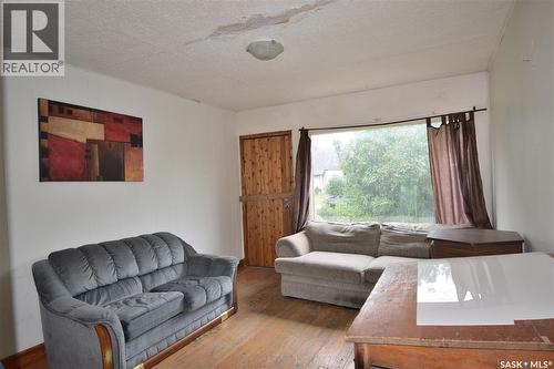 664 7Th Street E, Prince Albert, SK - Indoor Photo Showing Living Room