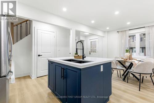 Kitchen | Main Floor - 75 - 270 Timberbank Boulevard, Toronto, ON - Indoor Photo Showing Kitchen With Double Sink With Upgraded Kitchen