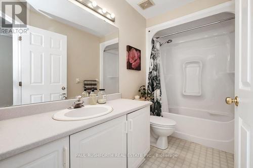 4pc Bathroom - 92 Splinter Crescent, Ottawa, ON - Indoor Photo Showing Bathroom