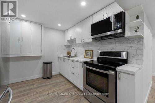 1412 Seaview Drive, Mississauga, ON - Indoor Photo Showing Kitchen