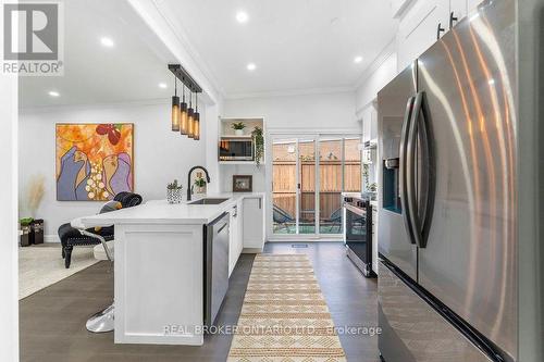 1412 Seaview Drive, Mississauga, ON - Indoor Photo Showing Kitchen With Upgraded Kitchen