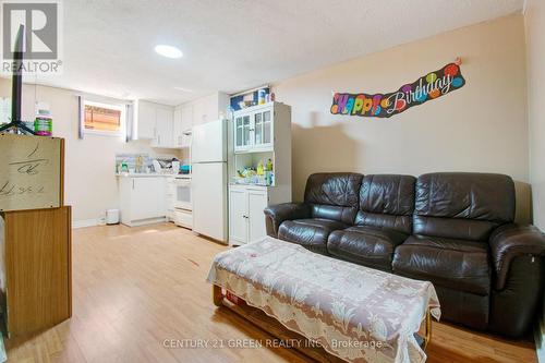 1 Candy Crescent, Brampton, ON - Indoor Photo Showing Living Room