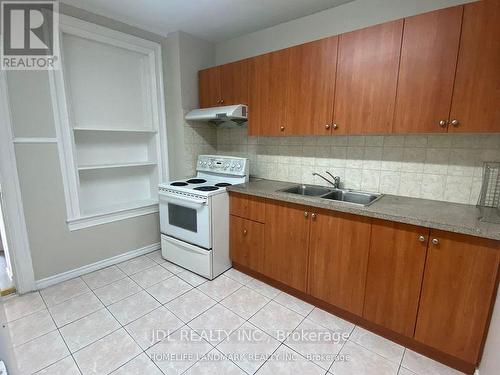 MAIN FLOOR - 593 BATHURST STREET , Toronto, Ontario M5S 2P8 2