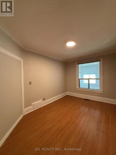 MAIN FLOOR - 593 BATHURST STREET , Toronto, Ontario M5S 2P8 4