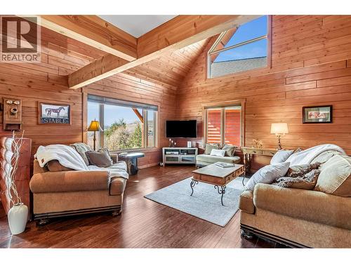 9371 6 Highway, Coldstream, BC - Indoor Photo Showing Living Room