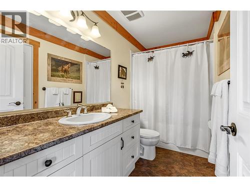 9371 6 Highway, Coldstream, BC - Indoor Photo Showing Bathroom