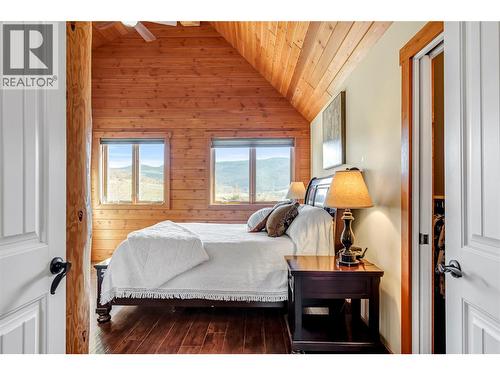 9371 6 Highway, Coldstream, BC - Indoor Photo Showing Bedroom