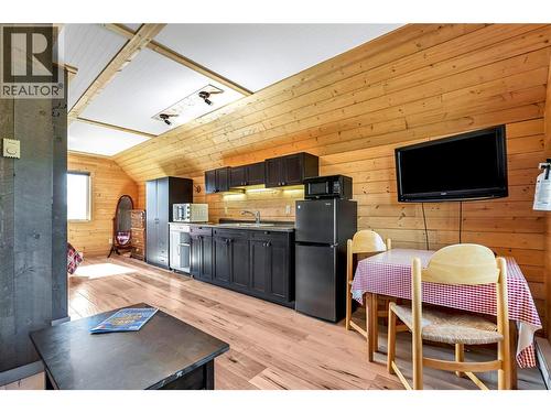 9371 6 Highway, Coldstream, BC - Indoor