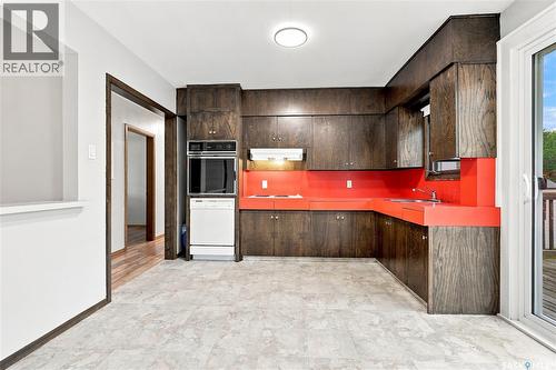 1915 Dufferin Avenue, Saskatoon, SK - Indoor Photo Showing Kitchen