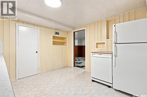 1915 Dufferin Avenue, Saskatoon, SK - Indoor