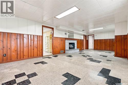 1915 Dufferin Avenue, Saskatoon, SK - Indoor