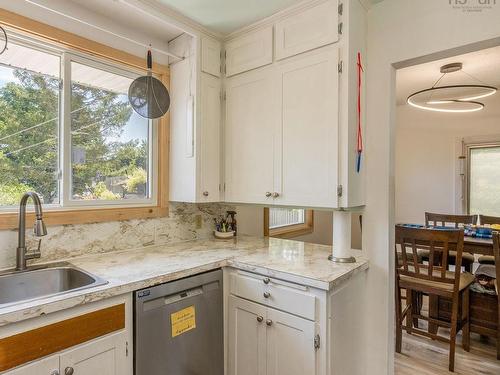 1 Mckenzie Drive, Middleton, NS - Indoor Photo Showing Kitchen