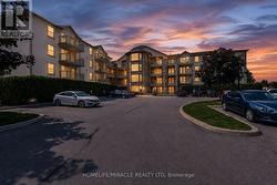 305 - 1490 BISHOPS GATE Oakville, ON L6M 4N3