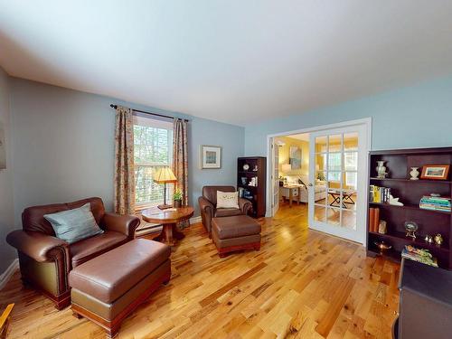2671 Mountain View Road, Coldbrook, NS - Indoor Photo Showing Living Room